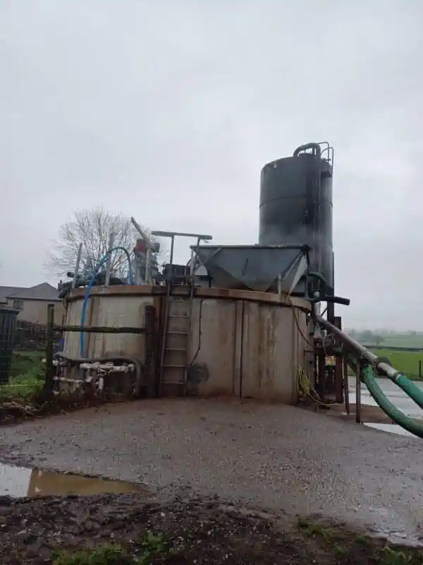 Hendwr benefits from a Landia chopper pump and mixer The reception tank at Hendwr benefits from a Landia chopper pump and mixer that blends feedstock into a very homogenous mix