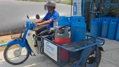 Compressed Biogas in Africa - Bicycle transport Could Cylinder-Based Anaerobic Digestion by Cenergy Solutions.